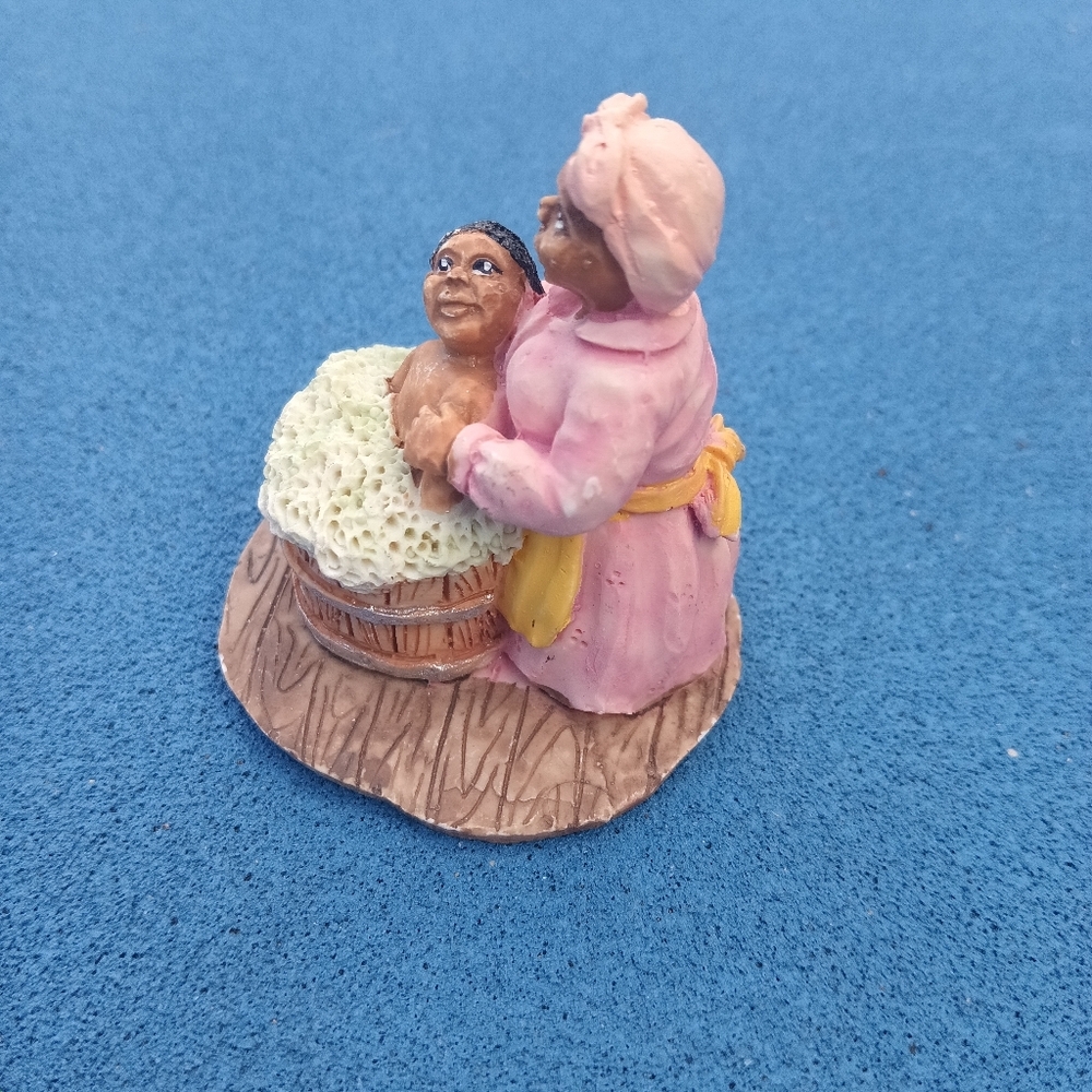 Vintage Ceramic Mother Bathing Child In Wooden Barrel Figurine - Picture 2 of 5